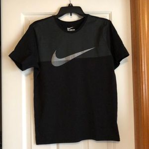 Nike Men’s t-shirt
